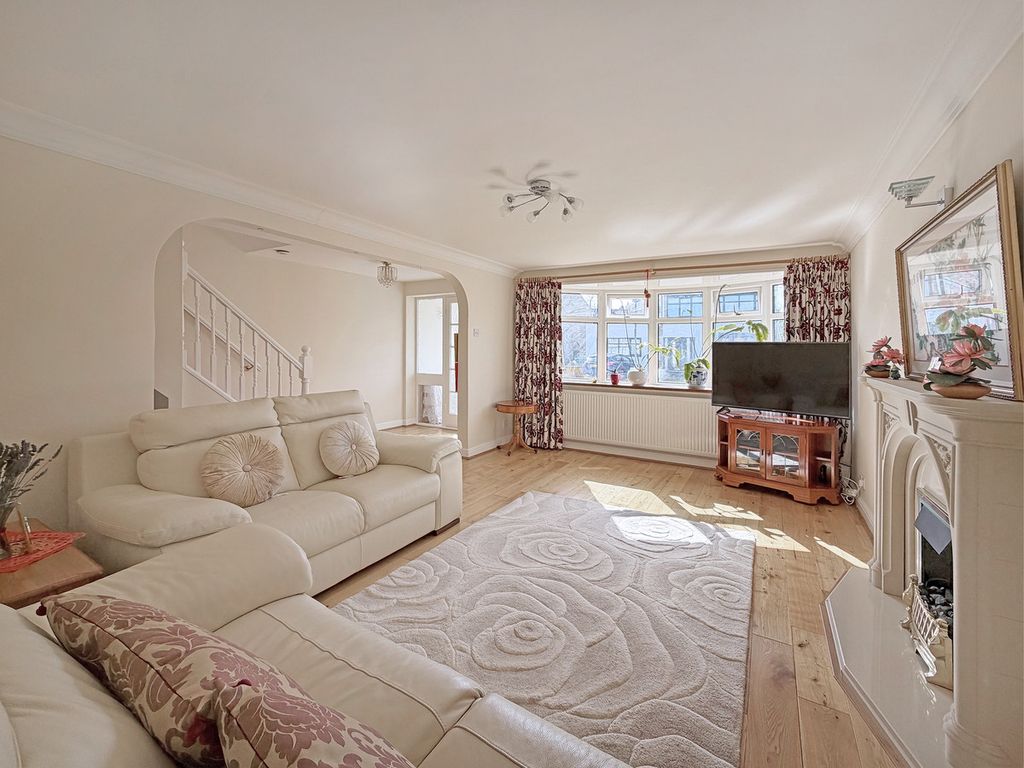 Property photo 2 of 41