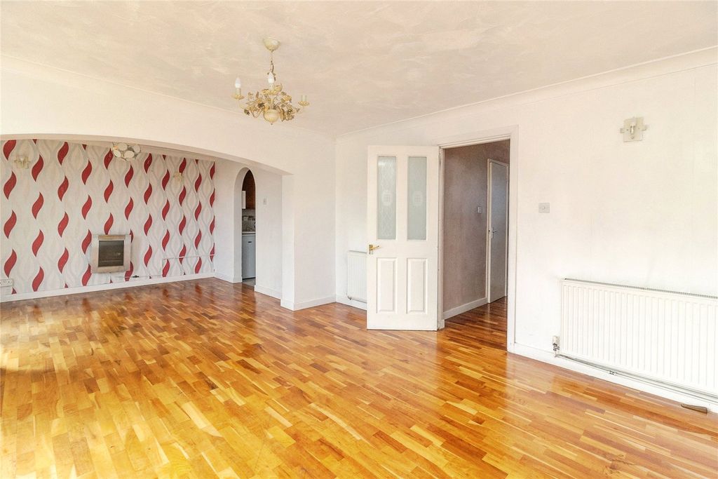 Property photo 2 of 14 Picture No. 15