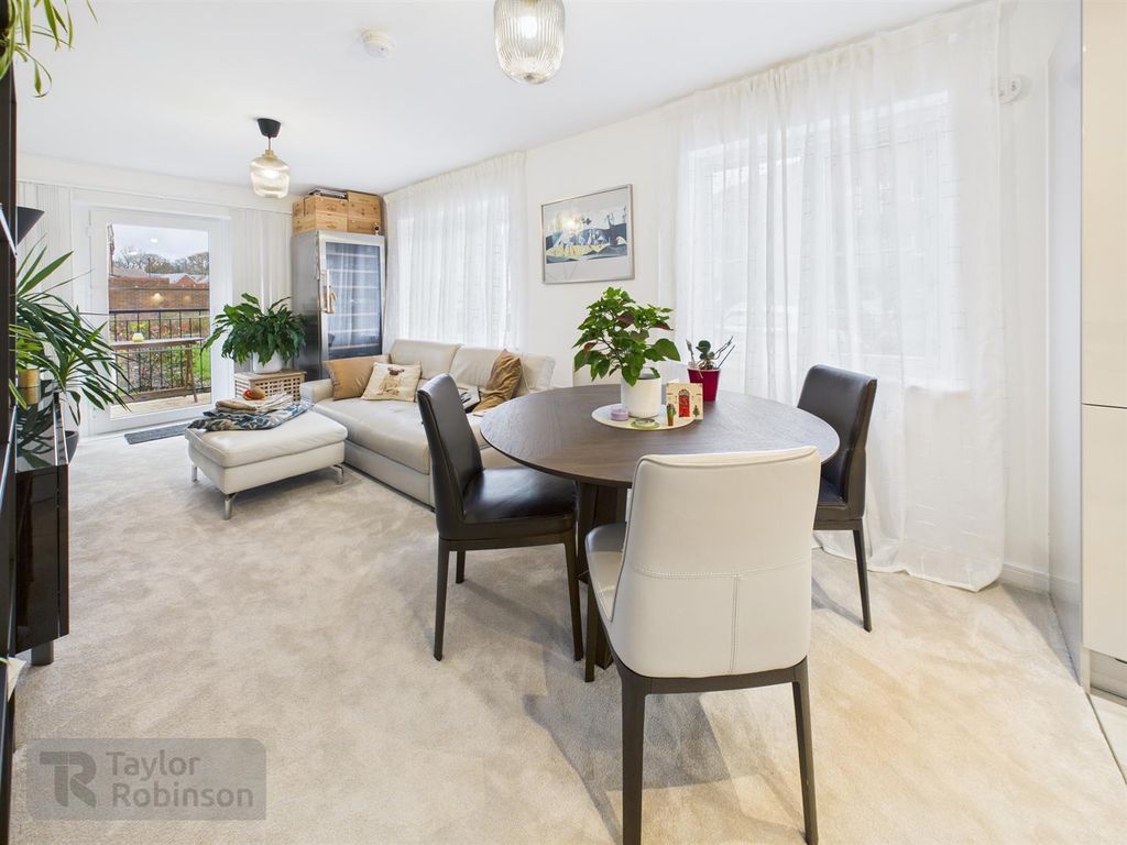 Property photo 3 of 12 Cam02600G0-Pr0610-Still004.Jpg