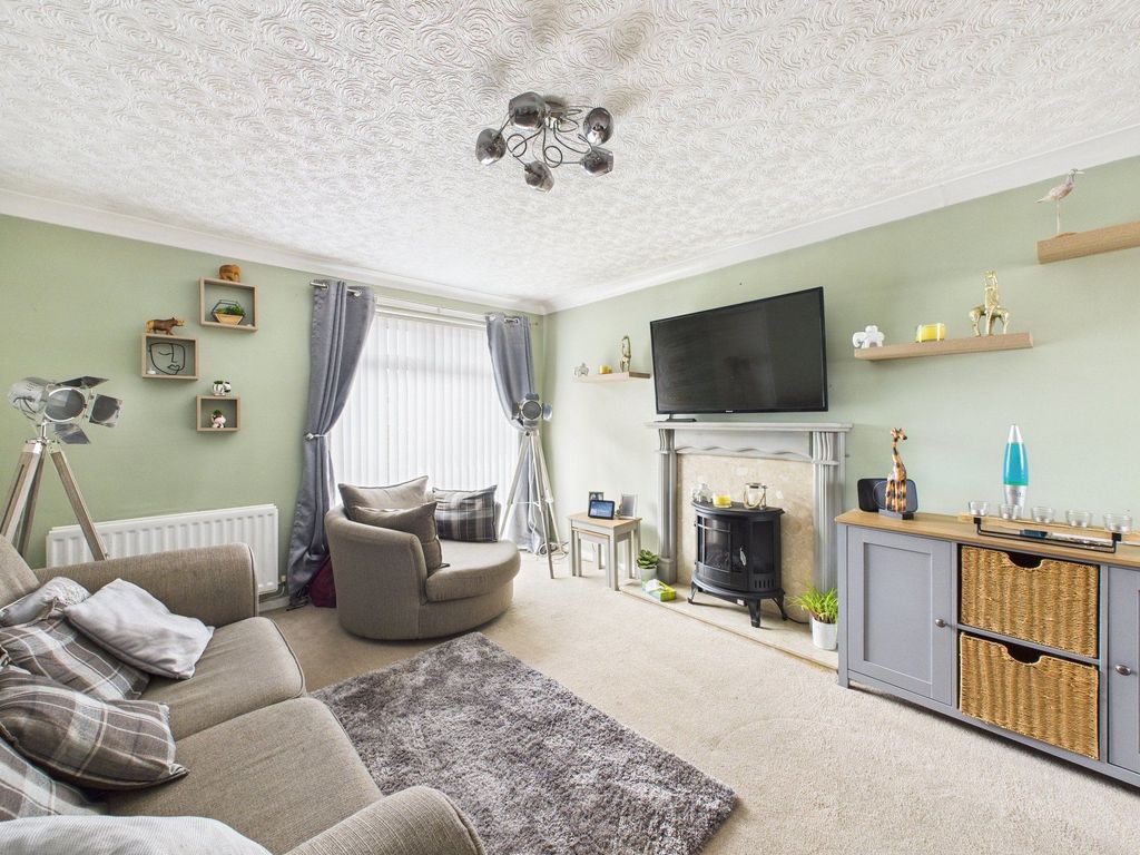 Property photo 2 of 9 Lounge