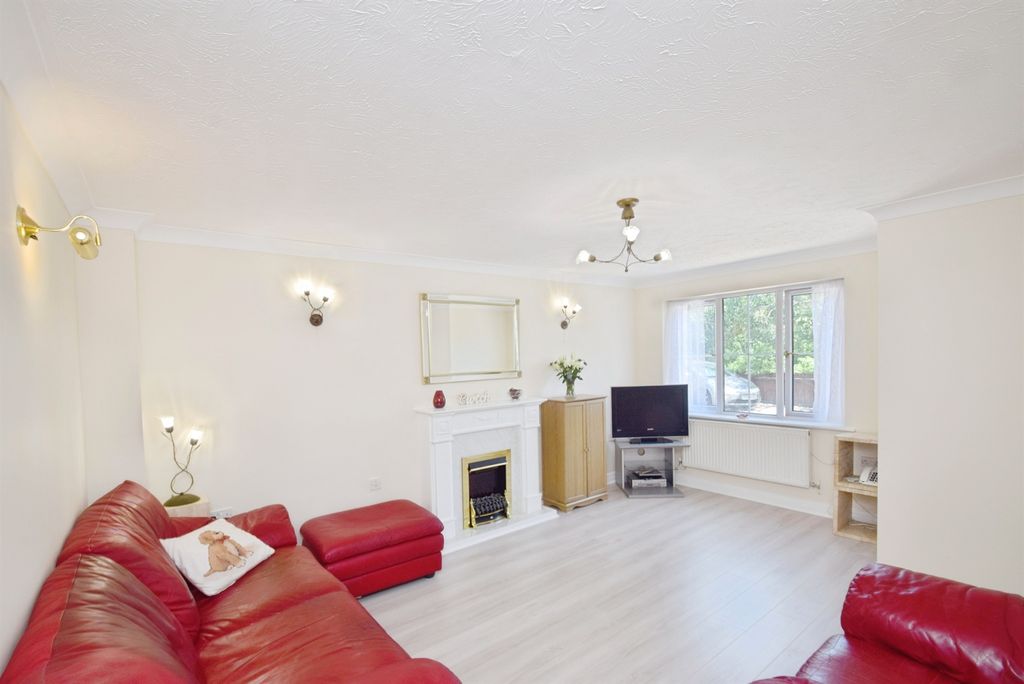Property photo 3 of 25