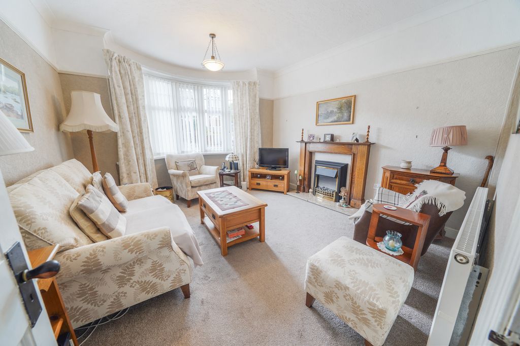 Property photo 3 of 19 6