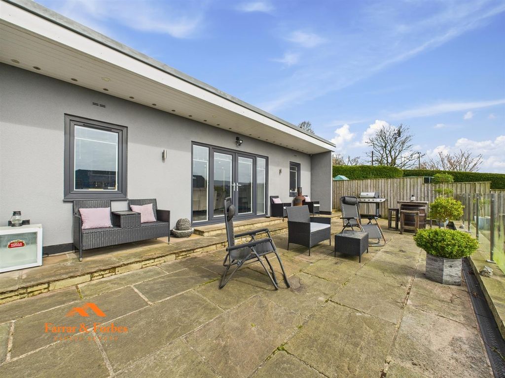 Property photo 3 of 43 Cam03956G0-Pr0087-Still032.Jpg