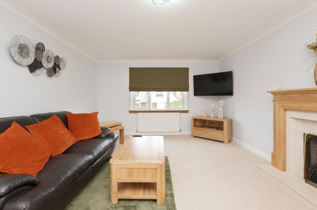 Property photo 3 of 34