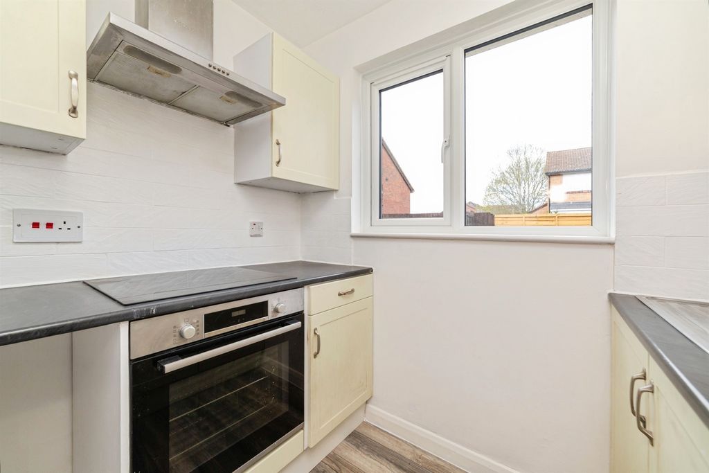 Property photo 2 of 17