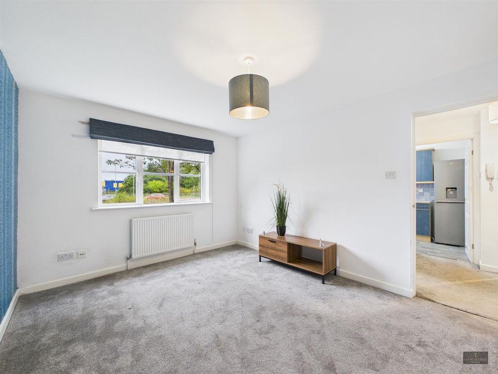 Property photo 2 of 10 Cam02887G0-Pr0542-Still005.Jpg