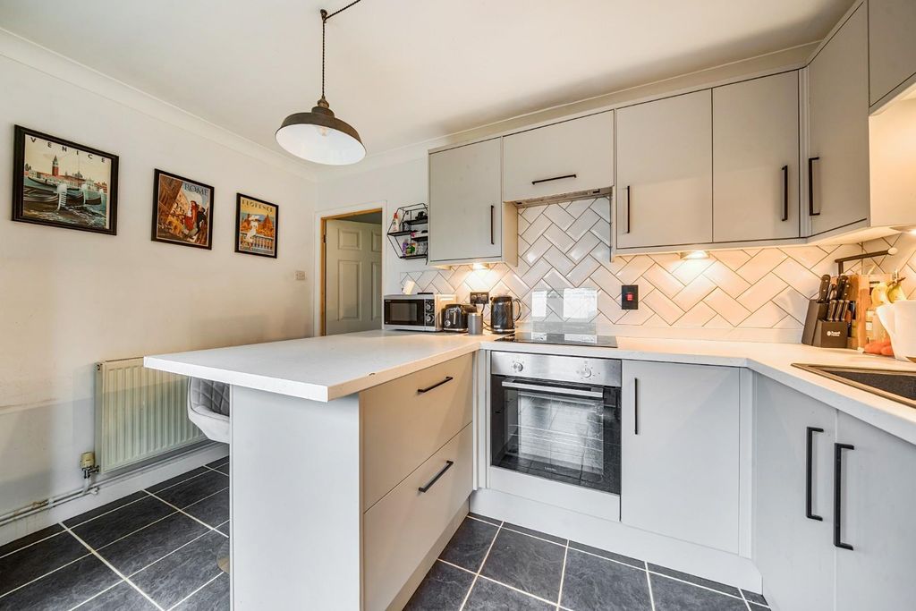 Property photo 3 of 14 1397935-11-69665A4d922A2.Jpg