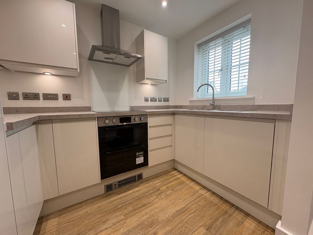 Property photo 2 of 12 Kitchen