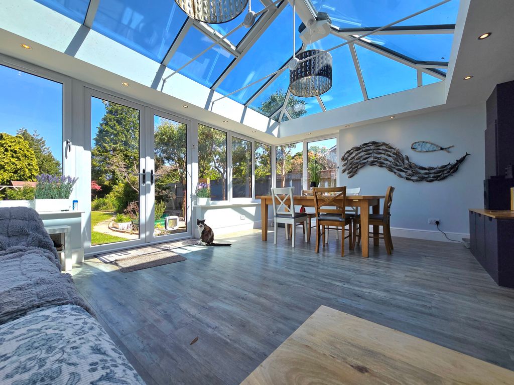 Property photo 3 of 19 Or Conservatory