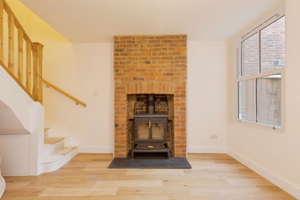Property photo 3 of 19 Pbox-Img.Jpg