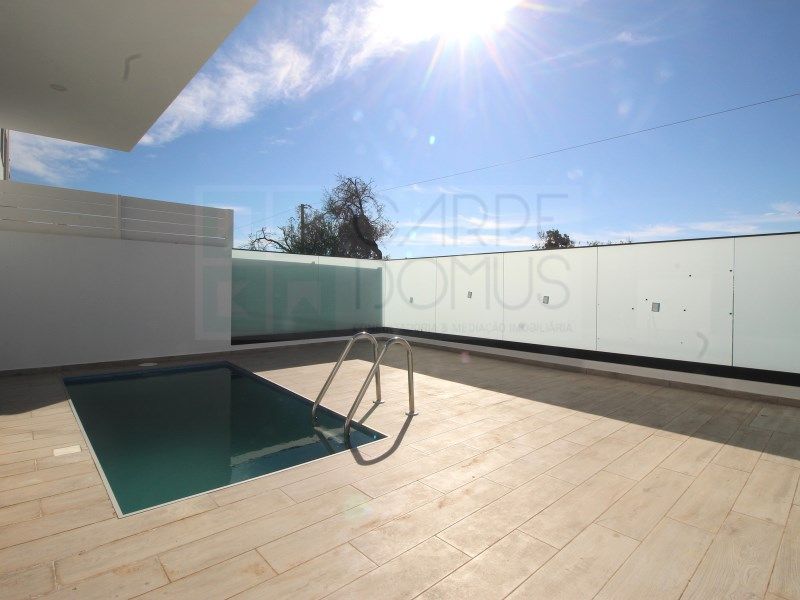 Property photo 2 of 37