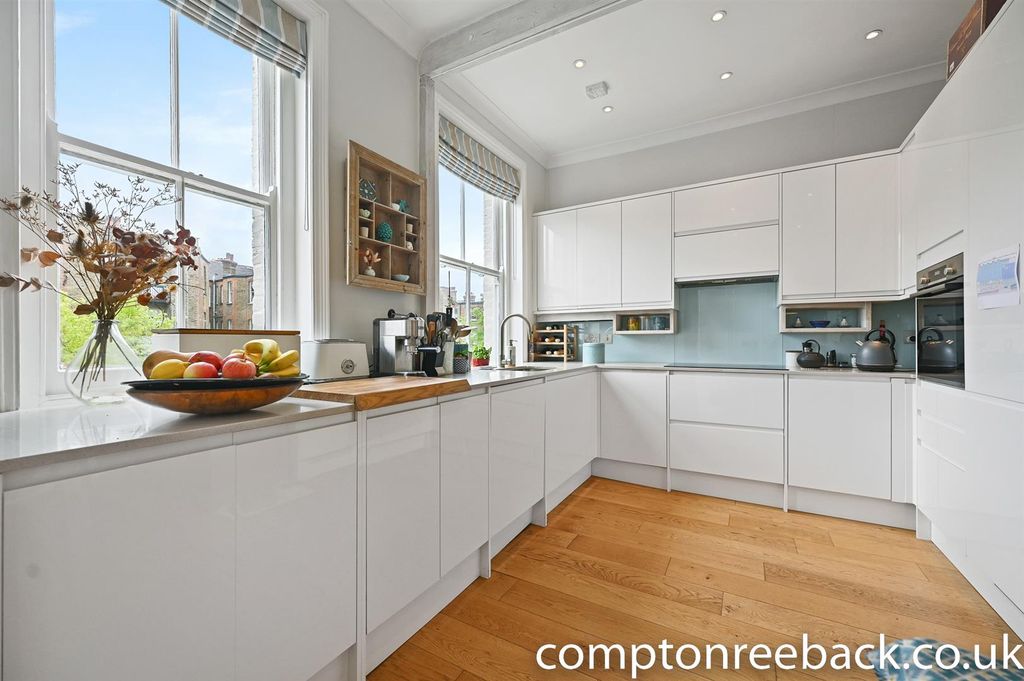 Property photo 2 of 12 Leith Mansions - Kitchen3 (1).Jpg