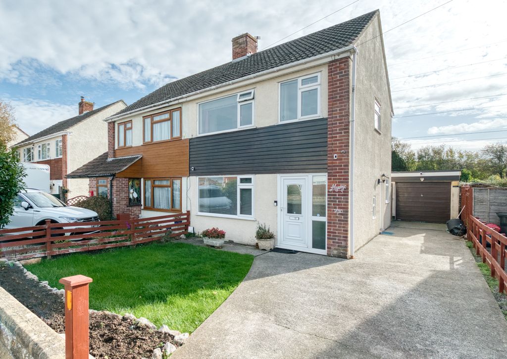 Property photo 1 of 18 3 Bed Semi-Detached House For Sale