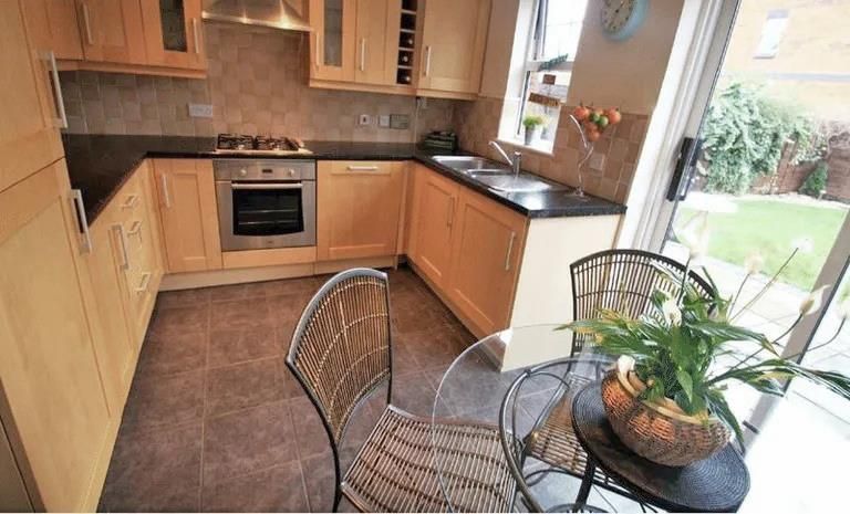 Property photo 2 of 7 Kitchen.Jpg
