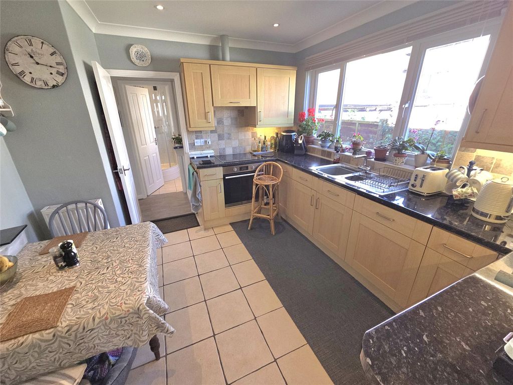 Property photo 3 of 34 Picture No. 10