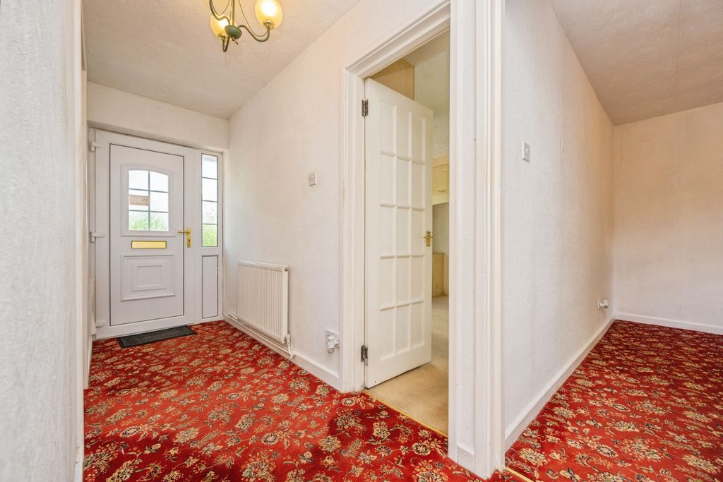 Property photo 2 of 17 Hallway