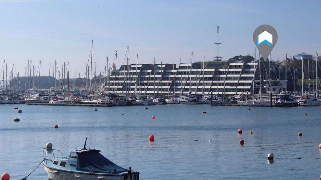 Property photo 2 of 16