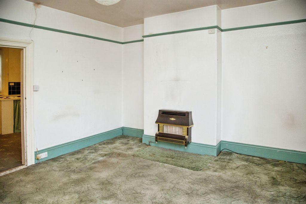 Property photo 2 of 12