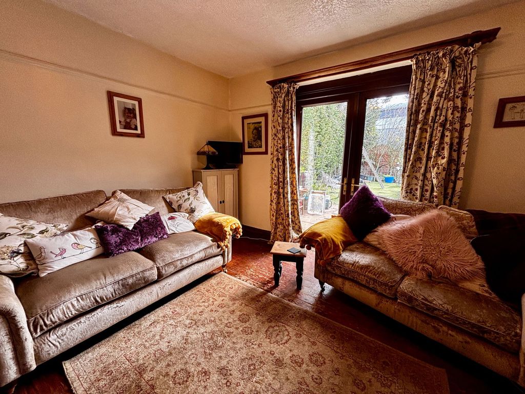 Property photo 2 of 17