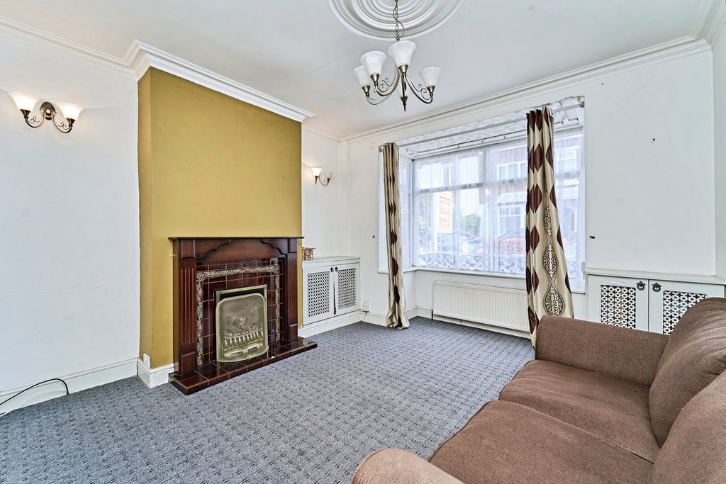 Property photo 2 of 16