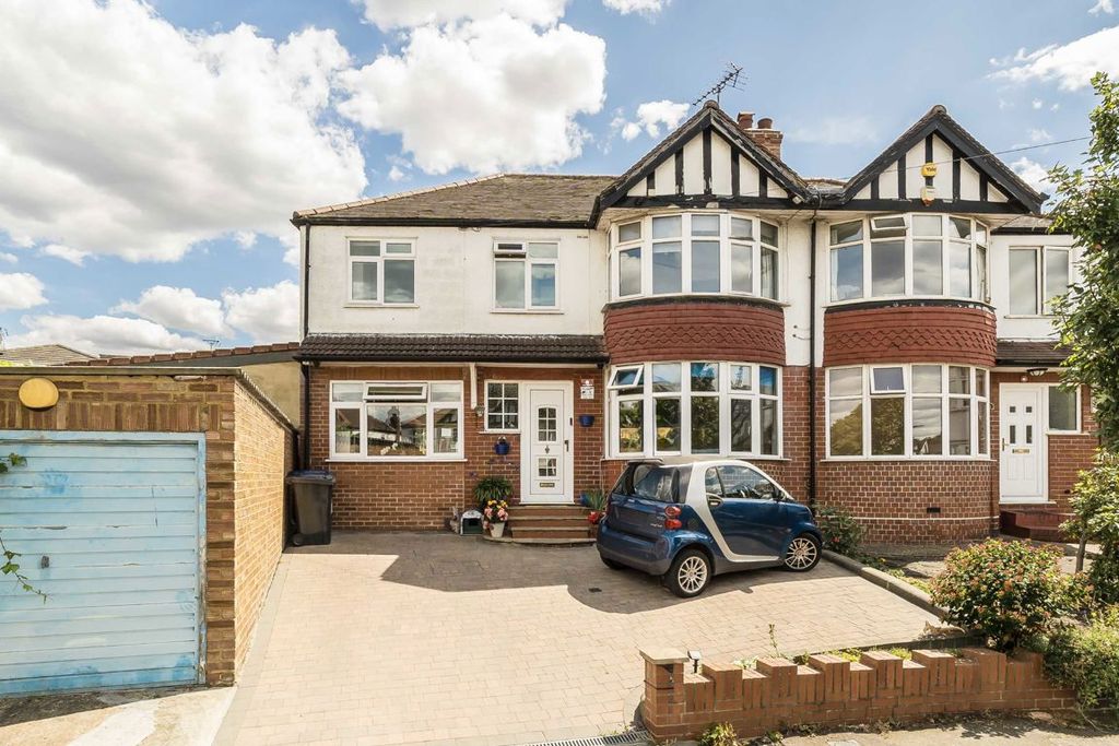 Property photo 1 of 8
