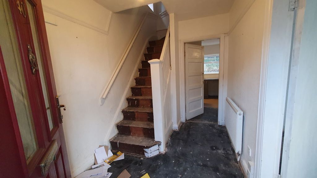 Property photo 2 of 21