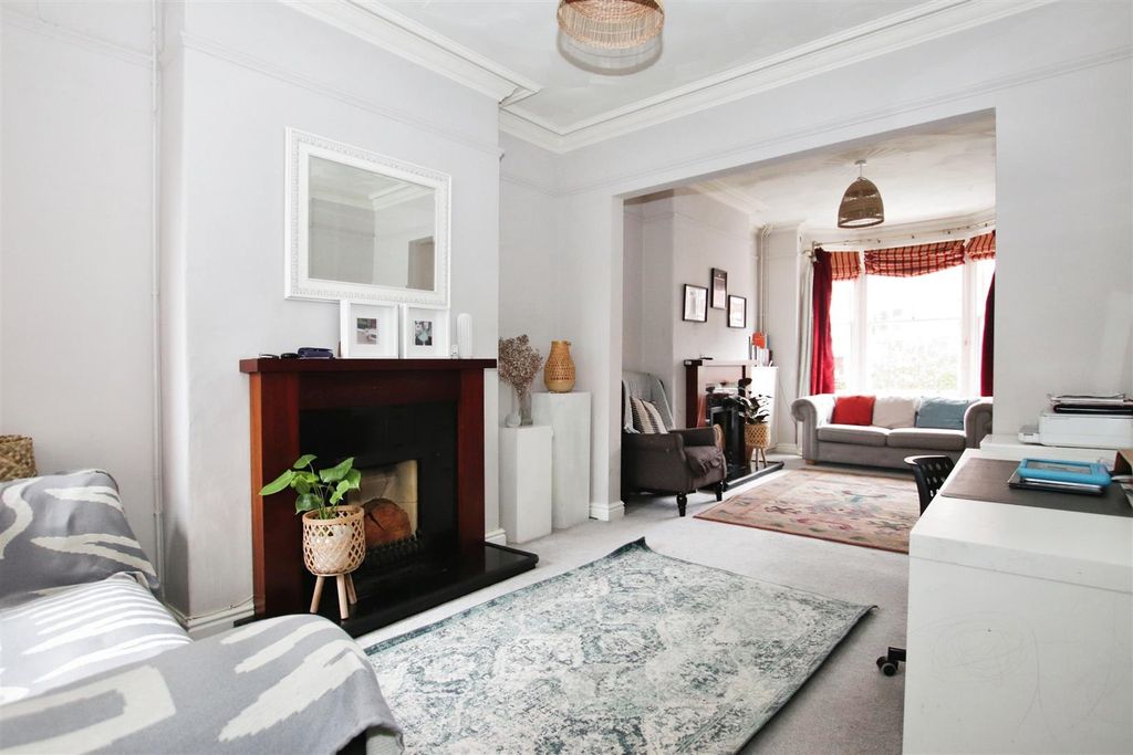 Property photo 2 of 27 Open Plan Lounge/Dining Room