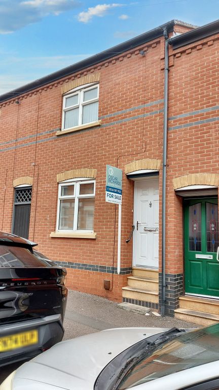 Property photo 2 of 11 Front 2