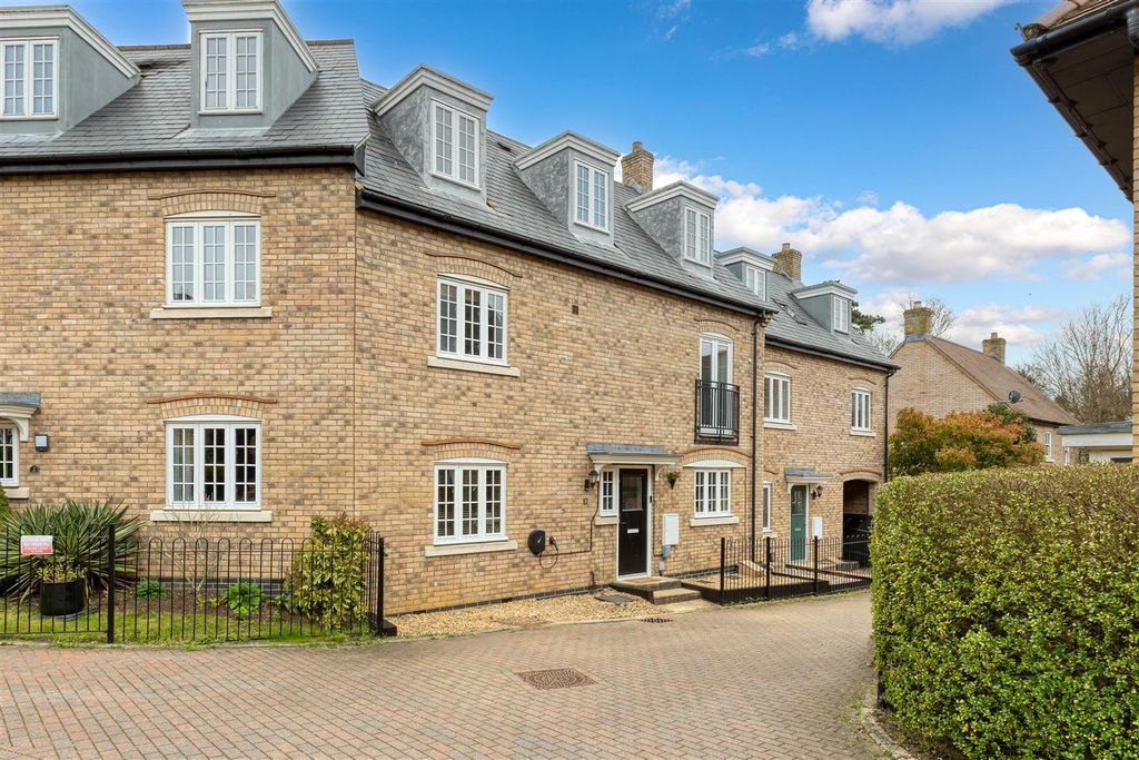 Property photo 1 of 32 Front Aspect