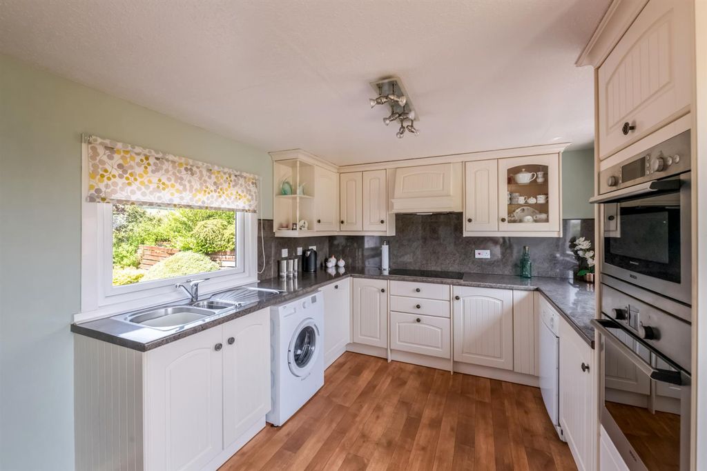 Property photo 2 of 26 Kitchen/Diner