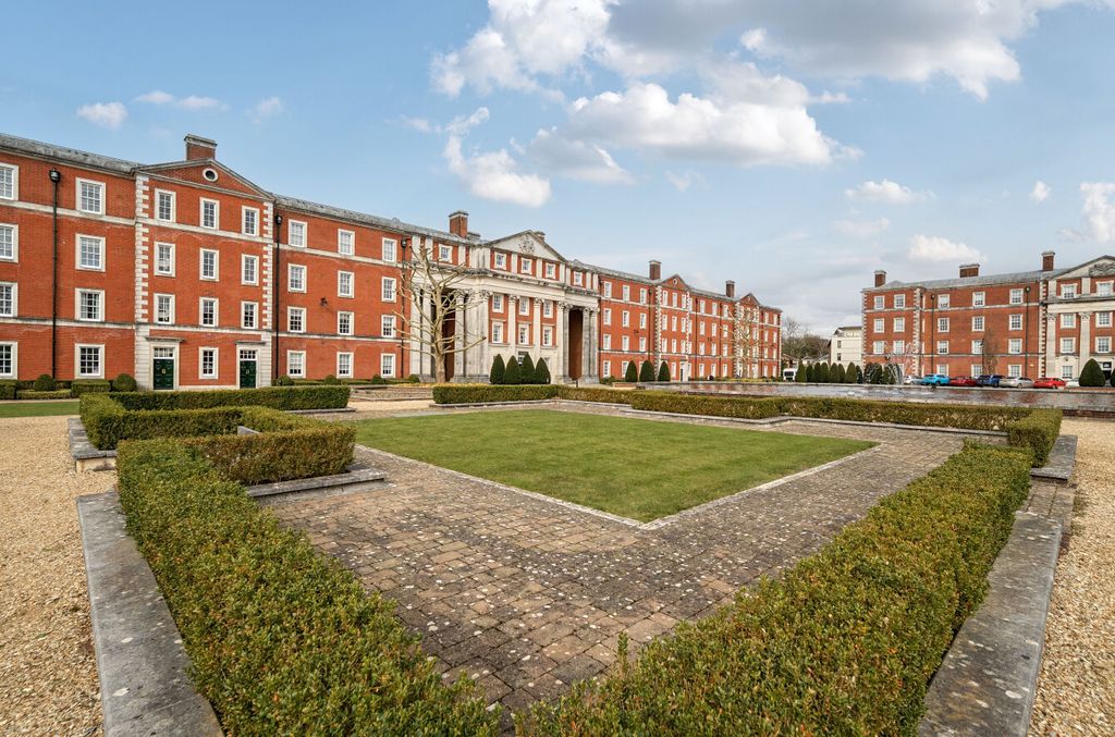 Additional image 12 of 4 bed parking/garage to rentPeninsula Square, Winchester, Hampshire SO23