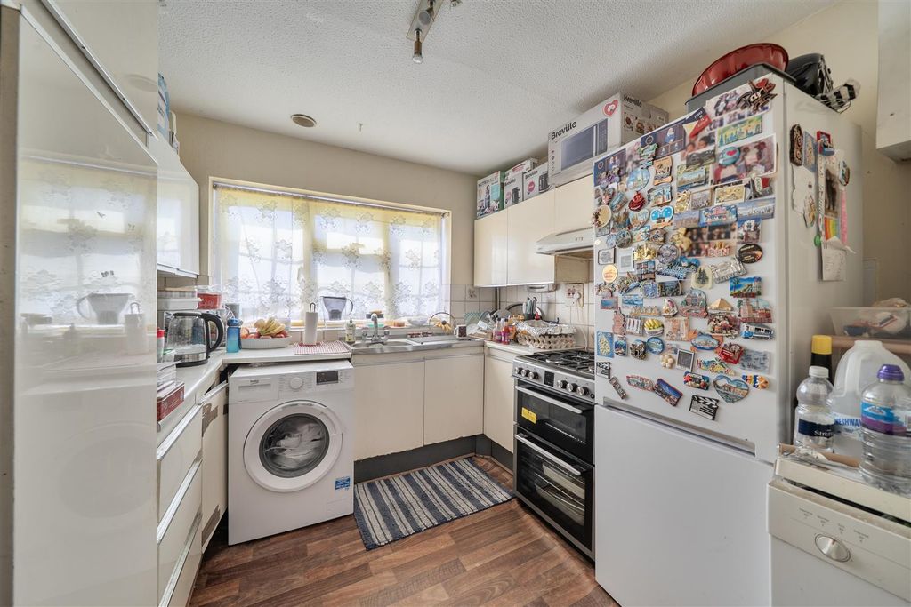 Property photo 3 of 13 Kitchen.Jpg