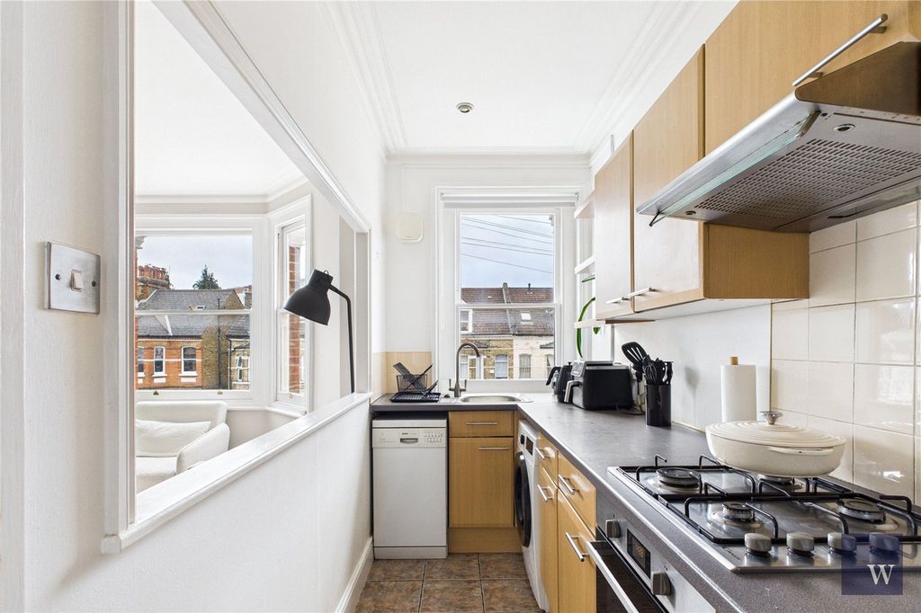 Property photo 3 of 12 Picture No. 10