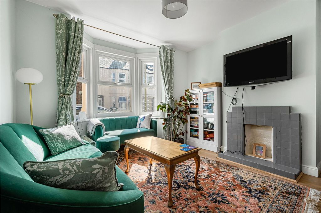 Property photo 2 of 12 Picture No. 13