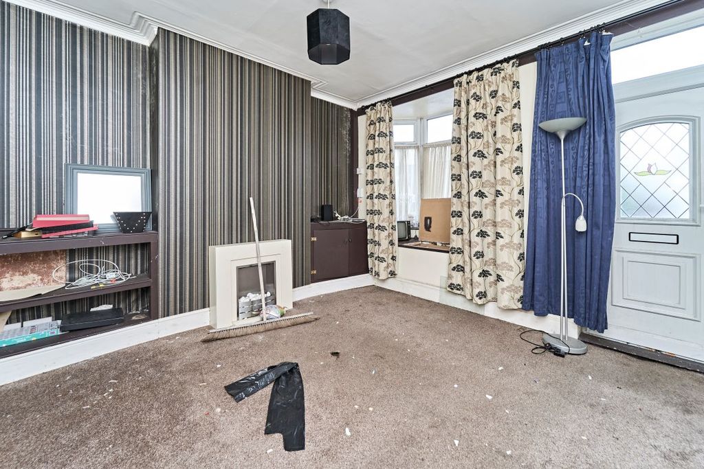 Property photo 3 of 12