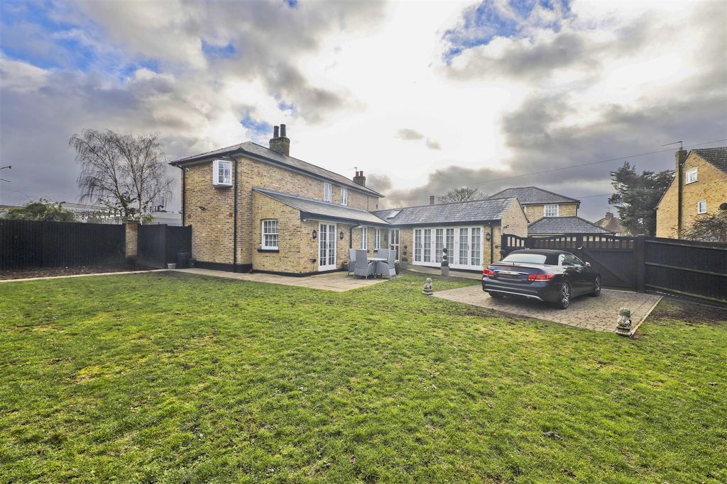 Property photo 1 of 15
