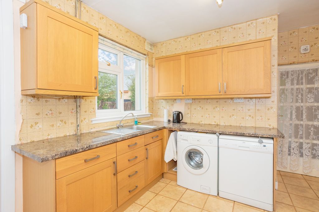 Property photo 3 of 37 Kitchen