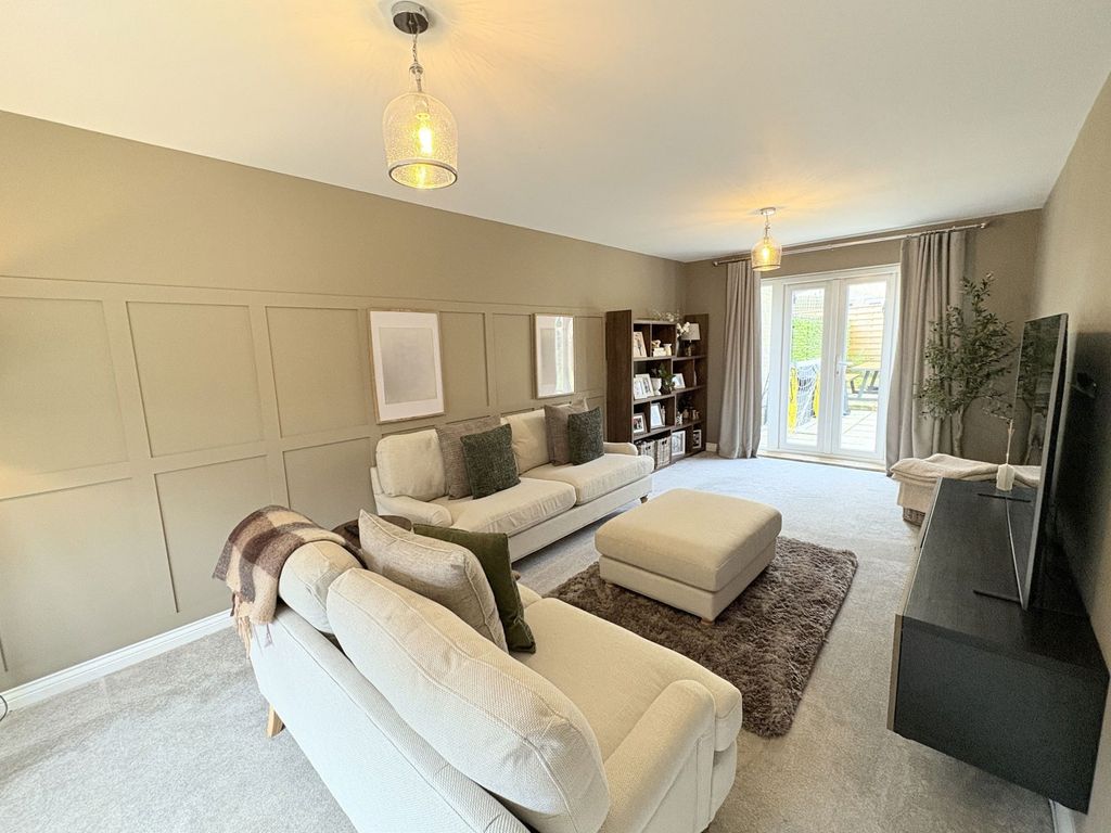 Property photo 2 of 26