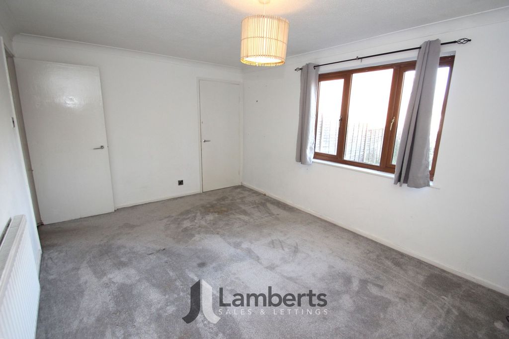 Property photo 2 of 17 Lounge