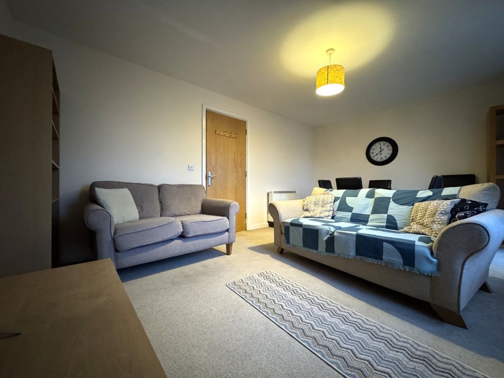 Property photo 2 of 14 Picture No. 13