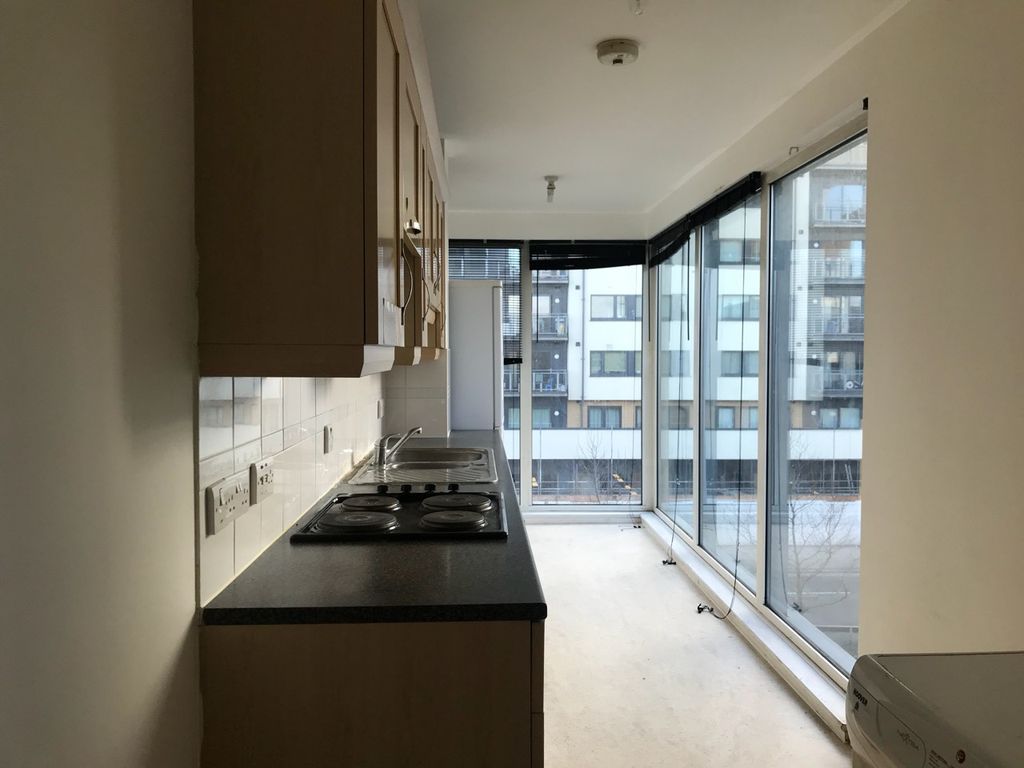Property photo 1 of 1 Stylish 1-Bedroom Apartment At City Gate House Â€“ 1 Minute From Gants Hill Station