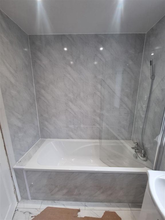 Property photo 3 of 5 Bathroom.Jpg