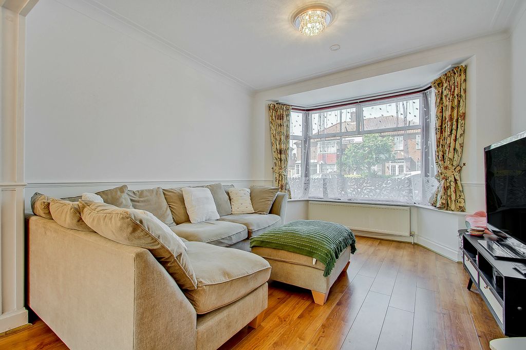 Property photo 2 of 14