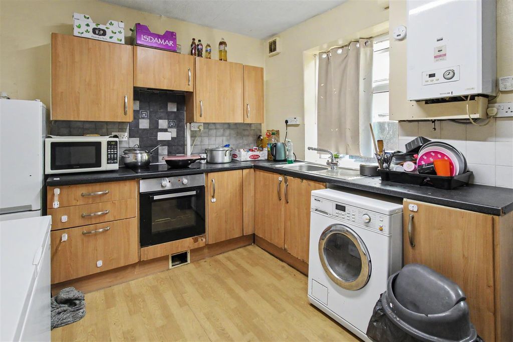 Property photo 3 of 15 Kitchen