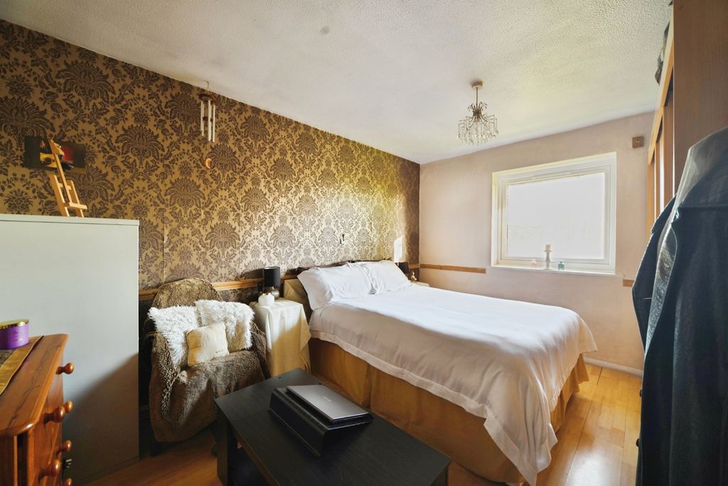 Property photo 3 of 20 Pbox-Img.Jpg