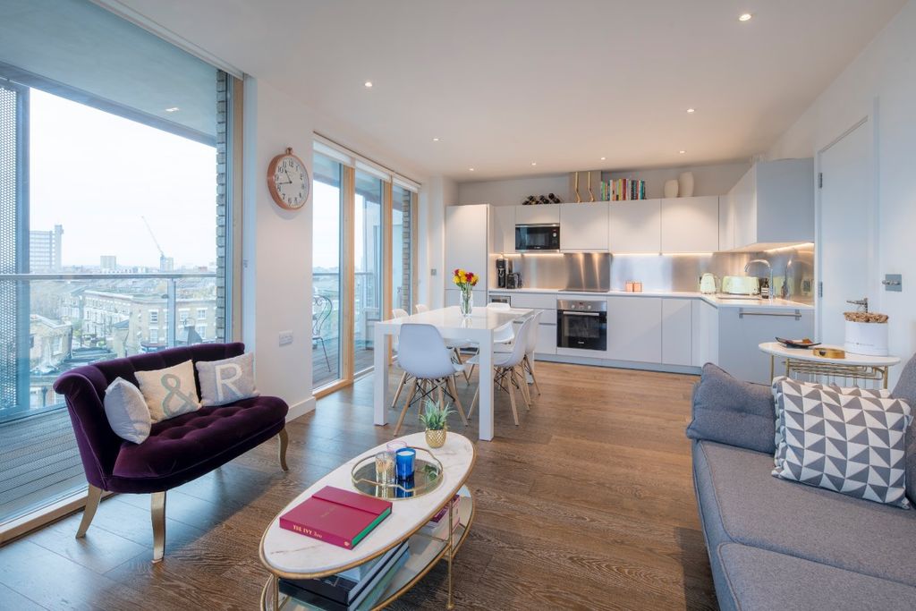 Property photo 1 of 10 Living Space