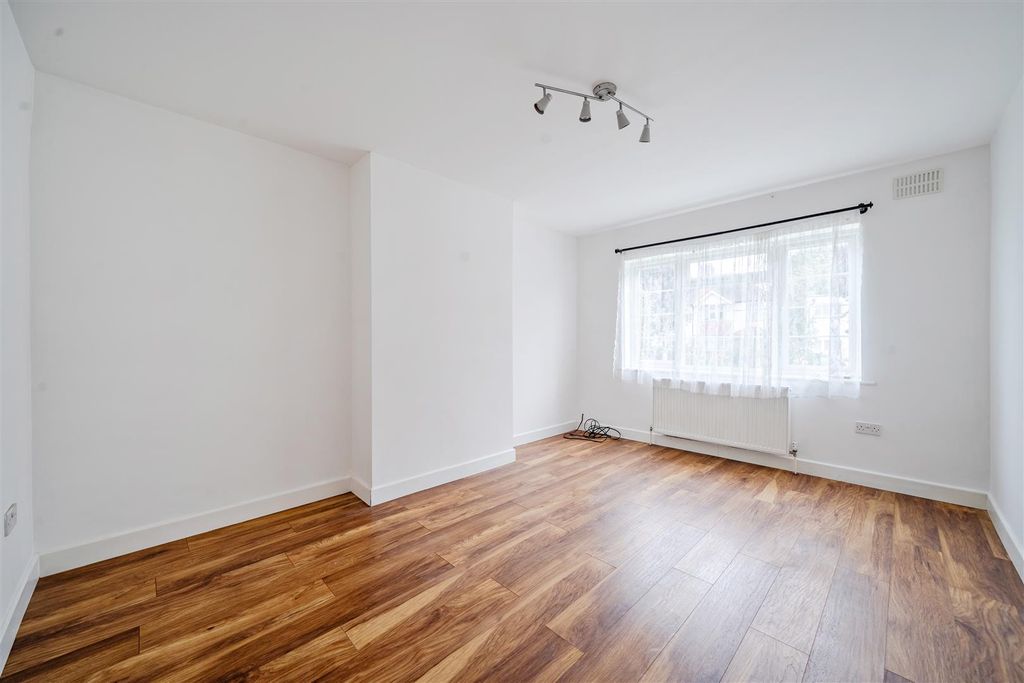Property photo 2 of 15 1529945-13-6Ac4B8908d7d7.Jpg