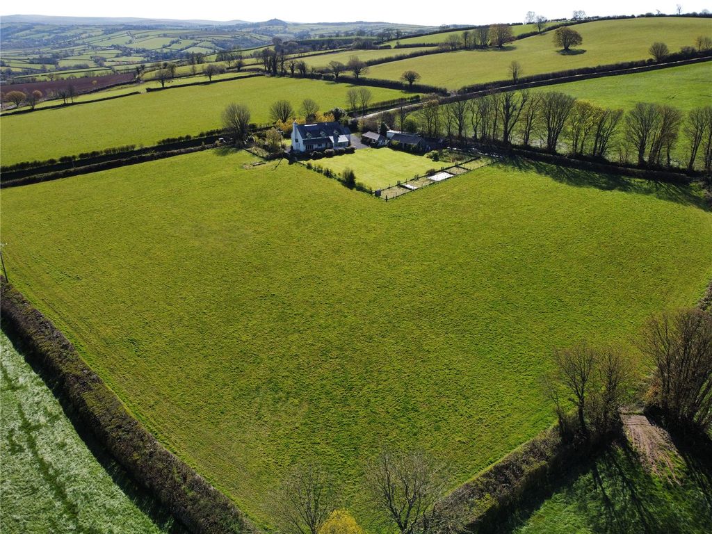 Property photo 2 of 23 Pastures