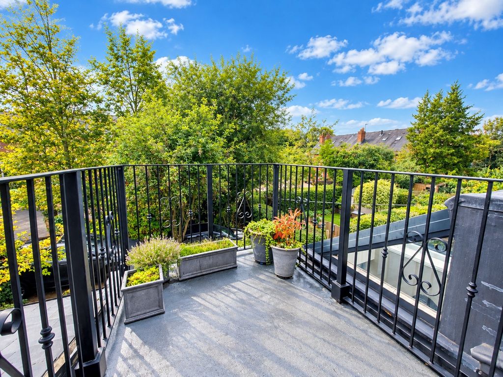 Property photo 2 of 21 Balcony