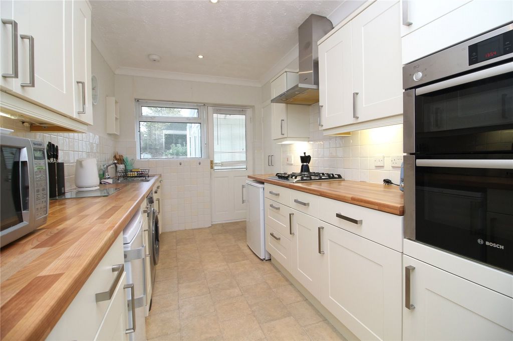 Property photo 2 of 11 Picture No. 17